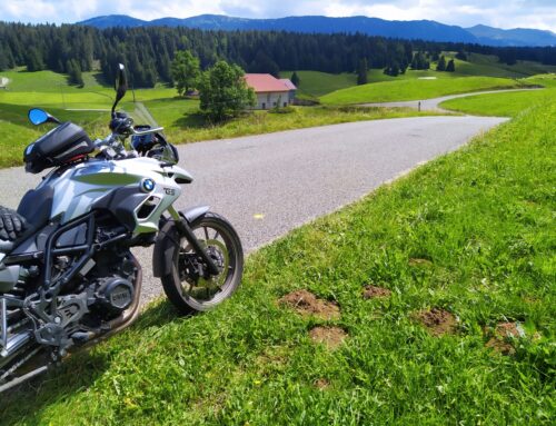 Jura à moto, près de Lyon et Genève, dans nos grands gîtes