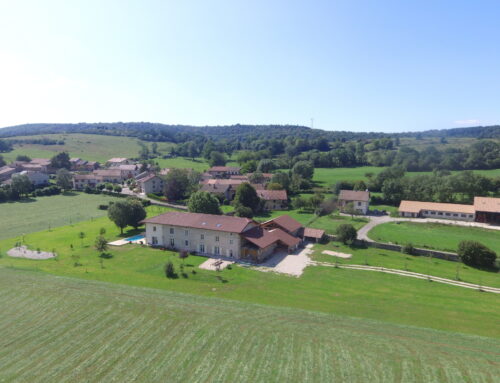 Séjour en Gîte de Groupe dans le Jura – À 1h de Lyon et Genève